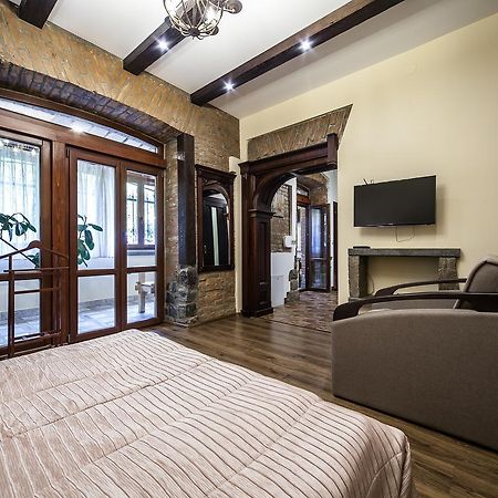 Vip Castle Apartmens Lwów Zewnętrze zdjęcie