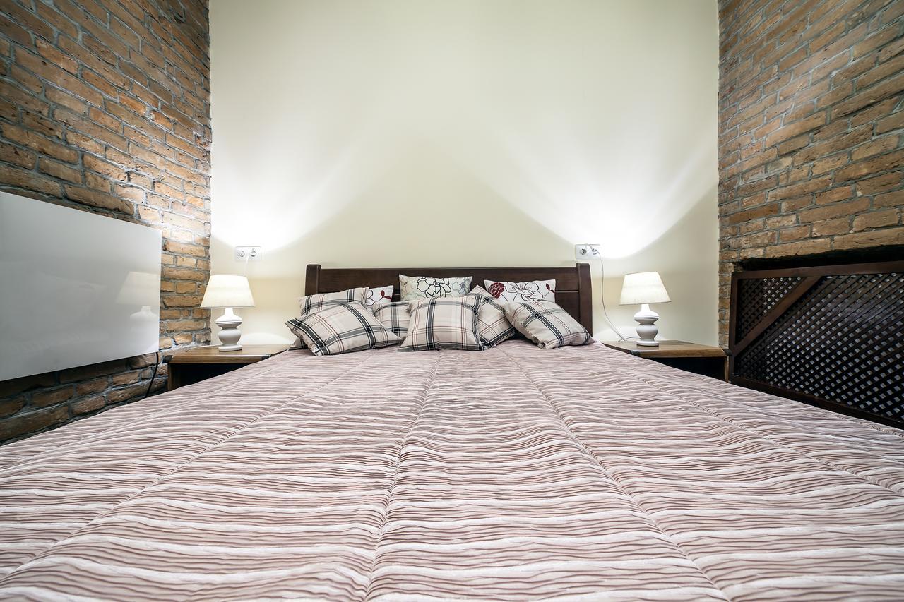 Vip Castle Apartmens Lwów Zewnętrze zdjęcie