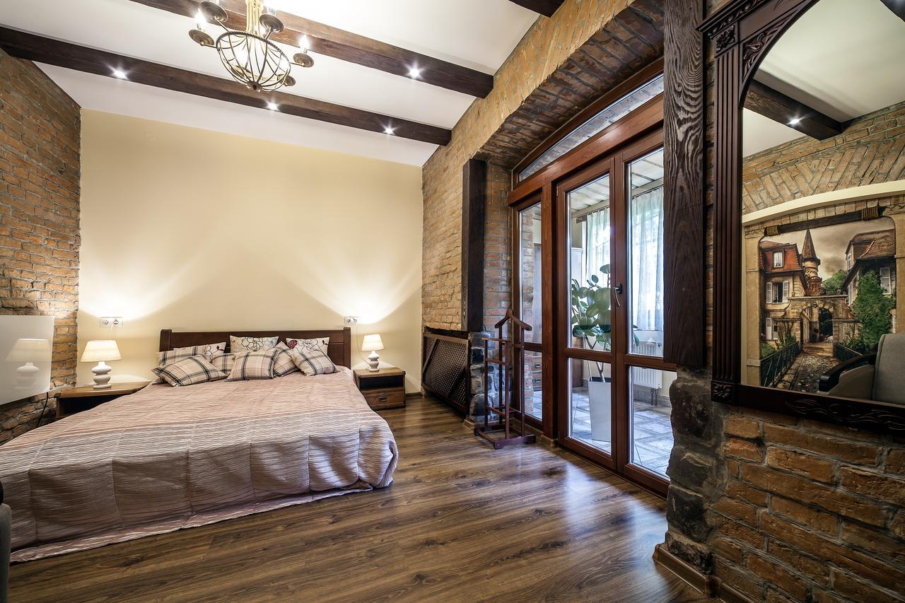Vip Castle Apartmens Lwów Zewnętrze zdjęcie